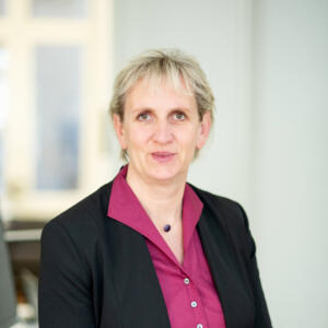 Ulrike Schu, simultando